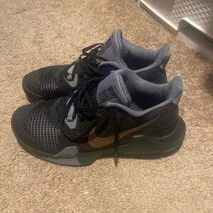 Mens black Nike size 9.5